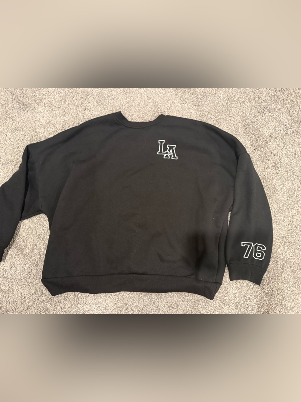 Rue 21 Black Crewneck Sweatshirt with LA and '76 Graphics, unisex